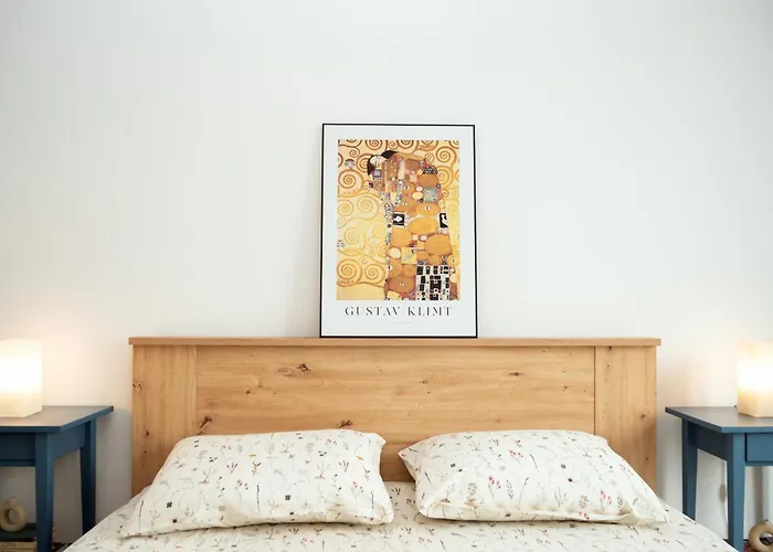 Sky Panoramic 23rd Floor & Parking Апартаменти Скоп'є