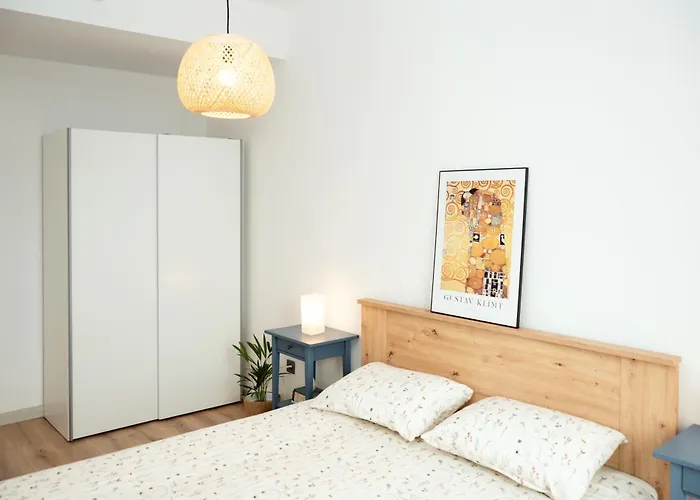 Sky Panoramic 23rd Floor & Parking * Скоп'є