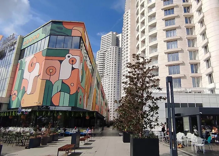 Sky Panoramic 23rd Floor & Parking Апартаменти Скоп'є